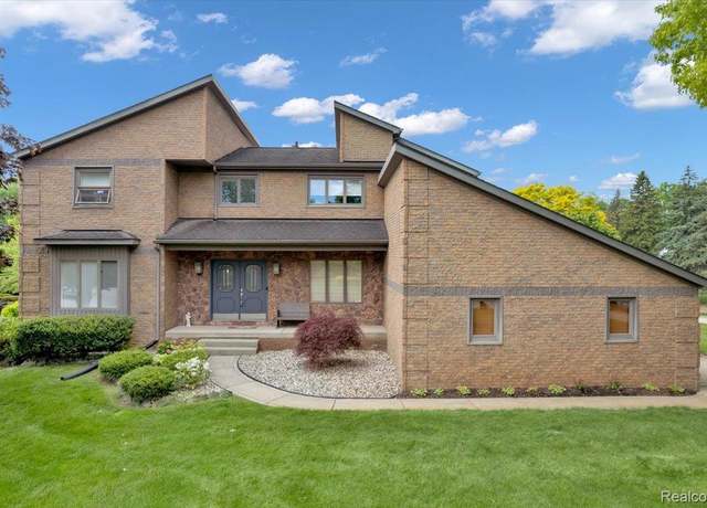 Property at 61381 Miriam Dr, Washington, MI 48094, 4 beds, 4.5 baths