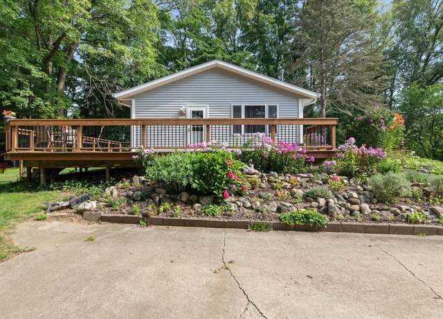 Property at 1539 N 5th St, Kalamazoo, MI 49009, 3 beds, 1 bath