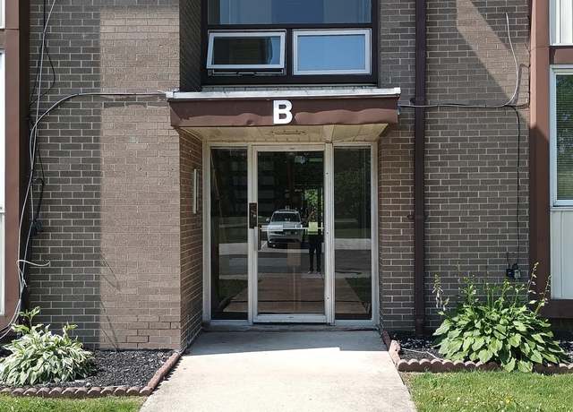 Property at 3901 Fort St #204, Trenton, MI 48183, 1 bed, 1.5 baths