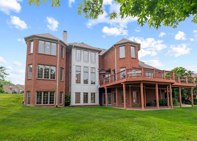 Property at 1539 Bartley Ln, Bloomfield Hills, MI 48304, 6 beds, 6.5 baths
