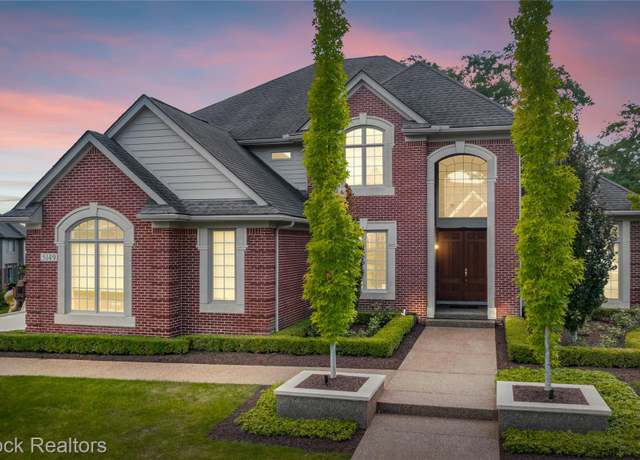 Property at 5149 Parkgate Dr, Commerce Charter Township, MI 48382, 5 beds, 3.5 baths