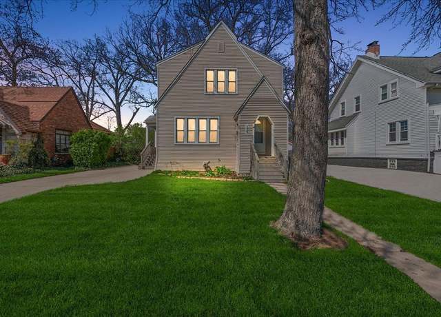 Property at 129 E Maryland Ave, Royal Oak, MI 48067, 2 beds, 2 baths
