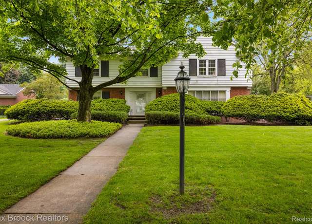 Property at 3287 Bradway Blvd, Bloomfield Hills, MI 48301, 4 beds, 4 baths