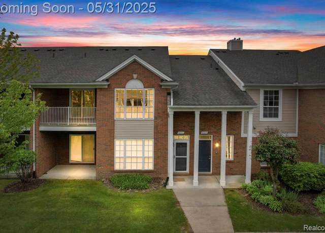 Property at 16417 Chatham Dr, Macomb, MI 48044, 2 beds, 2 baths