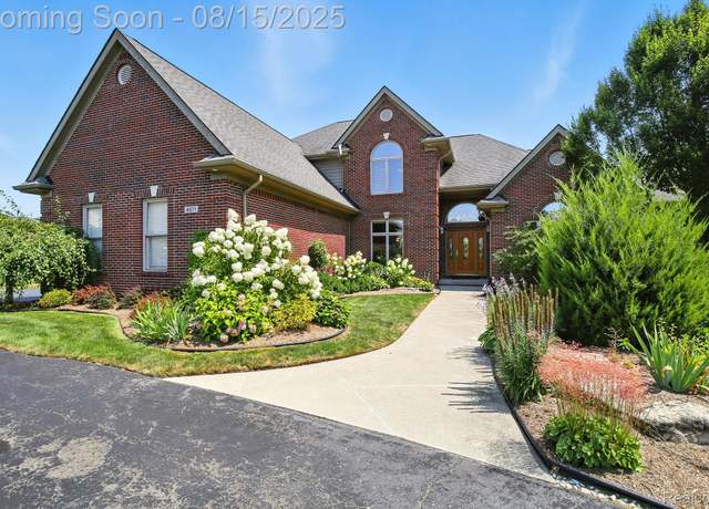 Property at 4611 Dunbar Ct, Oakland Charter Township, MI 48306, 5 beds, 5.5 baths