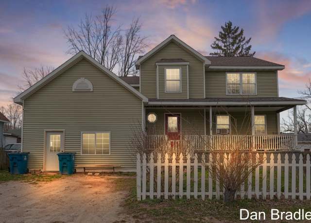 Property at 213 E Lake St, Crystal, MI 48818, 5 beds, 2.5 baths