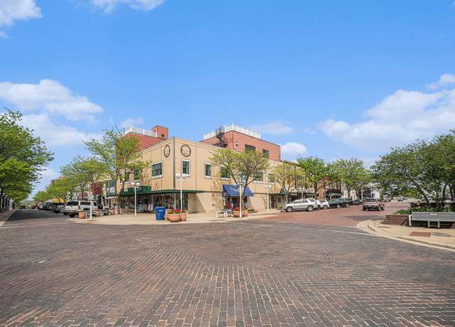 Property at 327 State St #2, St Joseph, MI 49085, 2 beds, 2 baths
