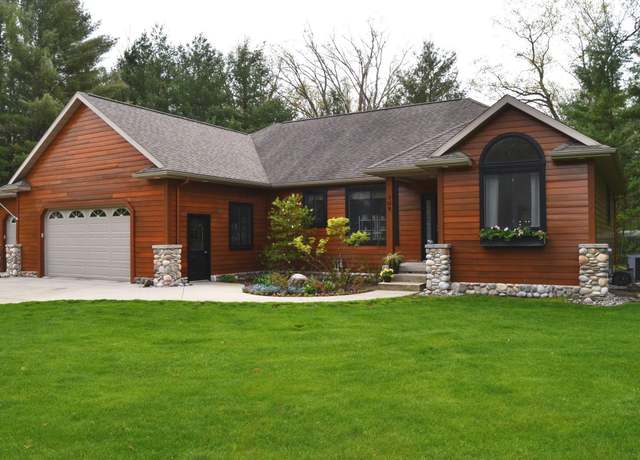 Property at 109 James Sq, Roscommon, MI 48653, 5 beds, 3 baths
