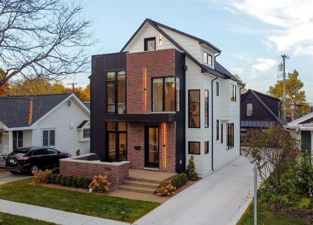 Property at 1135 Chapin Ave, Birmingham, MI 48009, 4 beds, 4.5 baths
