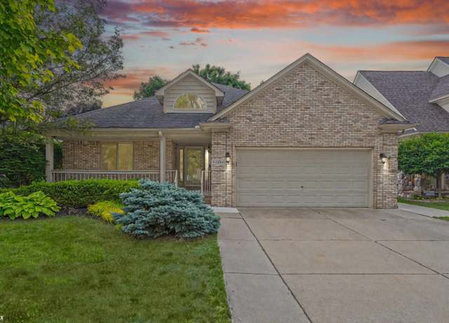 Property at 13560 Trotters Ln, Sterling Heights, MI 48313, 3 beds, 2 baths