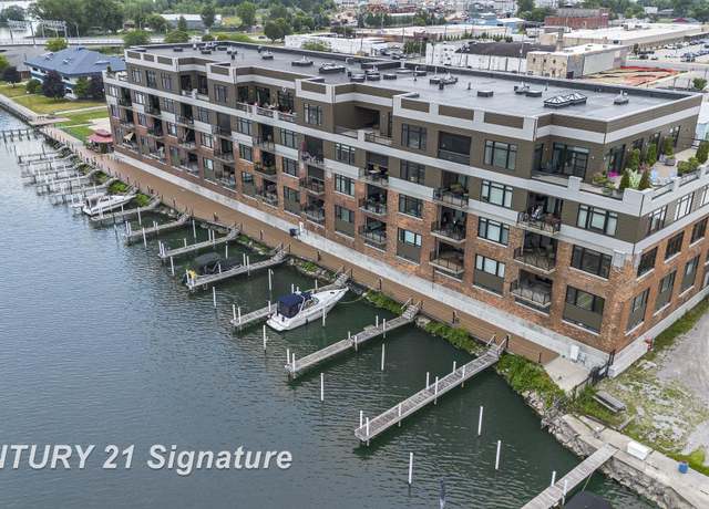 Property at 1111 N Water St, Bay City, MI 48708, 4 beds, 4.5 baths