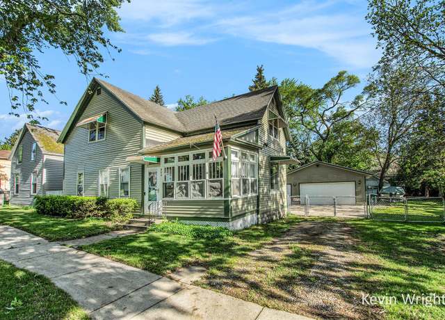 Property at 924 W Forest Ave, Muskegon, MI 49441, 3 beds, 1 bath