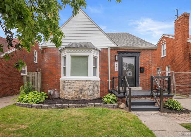 Property at 17319 Mansfield St, Detroit, MI 48235, 3 beds, 2.5 baths