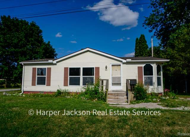 Property at 501 S Saginaw St, Durand, MI 48429, 3 beds, 2 baths