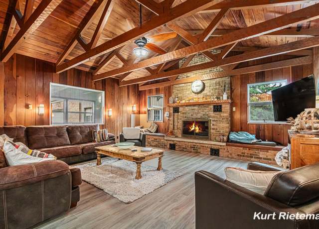Property at 3205 Lakeshore Dr, St Joseph, MI 49085, 6 beds, 6.5 baths