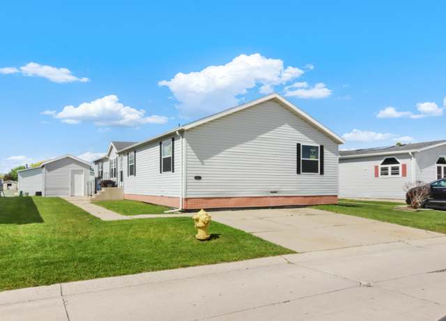 Property at 1827 Magnolia St, Newport, MI 48166, 4 beds, 2 baths