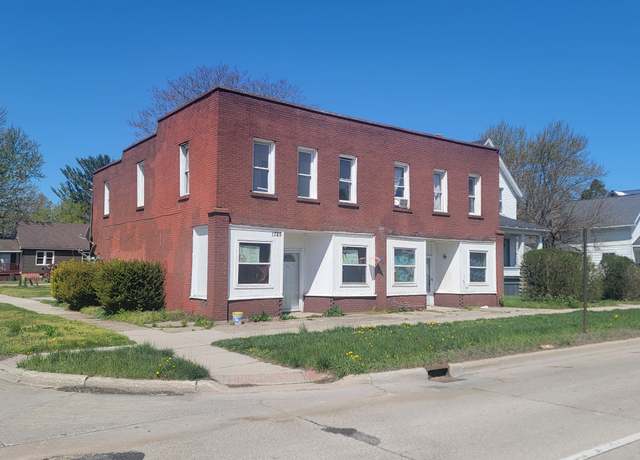 Property at 1725 10th St, Port Huron, MI 48060, 8 beds, 4 baths