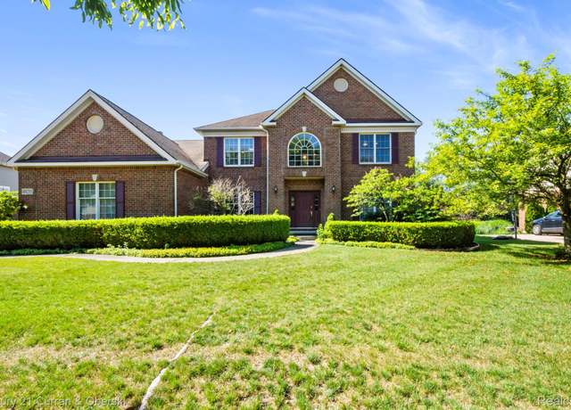 Property at 49255 Braeburn Ln, Novi, MI 48374, 5 beds, 3.5 baths