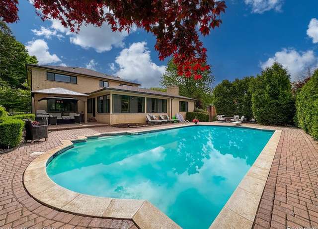 Property at 4462 Barchester Dr, Bloomfield Hills, MI 48302, 5 beds, 4.5 baths