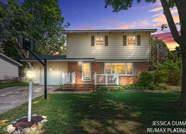 Property at 1613 Grant Ave, Grand Haven, MI 49417, 4 beds, 1.5 baths