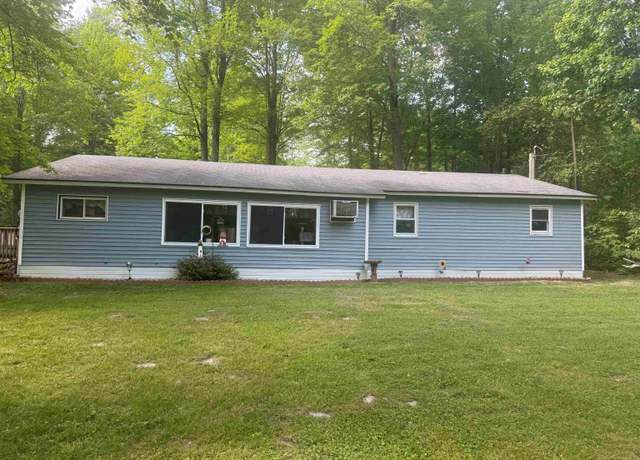 Property at 2100 W Jennings Rd, Lake City, MI 49651, 4 beds, 1 bath