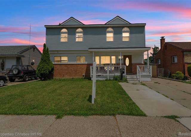 Property at 27534 Sheridan St, Garden City, MI 48135, 5 beds, 2.5 baths
