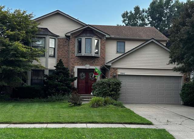 Property at 19642 Shorecrest Dr, Clinton Charter Township, MI 48038, 4 beds, 2.5 baths