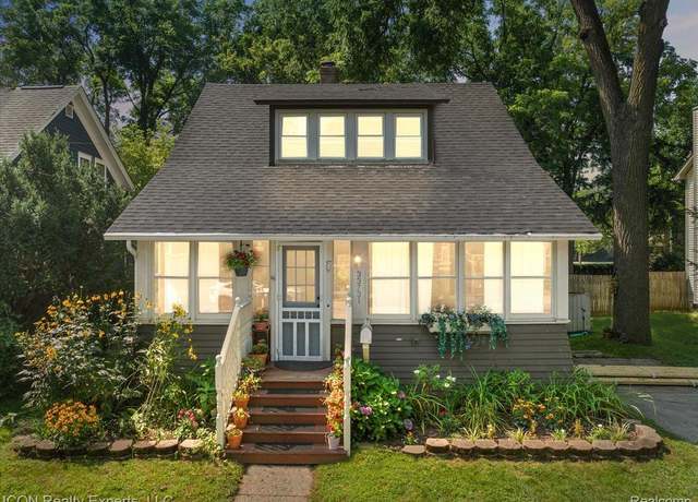 Property at 33731 Shiawassee St, Farmington, MI 48335, 2 beds, 1.5 baths