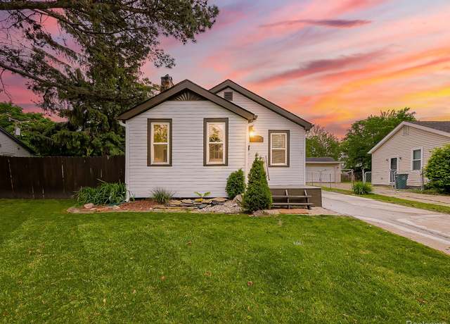 Property at 1944 E Saratoga St, Ferndale, MI 48220, 2 beds, 1 bath