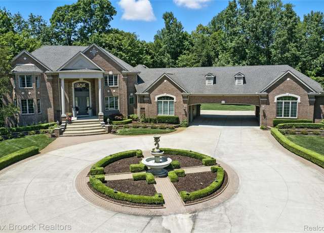 Property at 14859 Timberwoods Ct, Washington Township, MI 48094, 5 beds, 4.5 baths