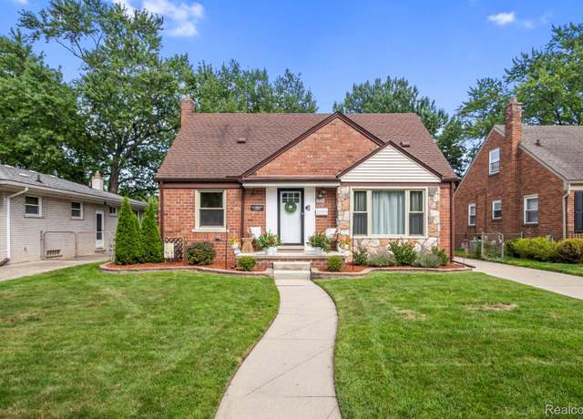 Property at 2128 N Wilson Ave, Royal Oak, MI 48073, 3 beds, 3 baths
