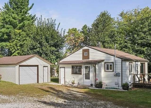 Property at 203 Gasoline Aly, Houghton Lake, MI 48629, 2 beds, 1 bath