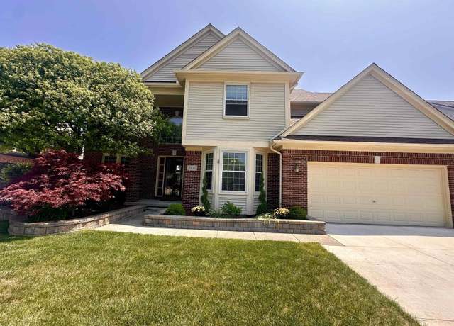 Property at 39148 Canterbury Dr, Harrison Township, MI 48045, 4 beds, 2.5 baths