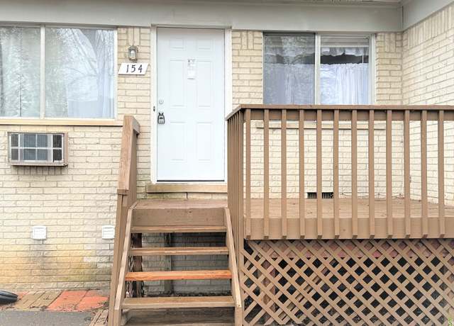 Property at 154 Ladd Rd, Walled Lake, MI 48390, 2 beds, 1.5 baths
