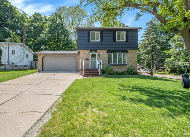 Property at 602 Davis St, Fenton, MI 48430, 3 beds, 1.5 baths