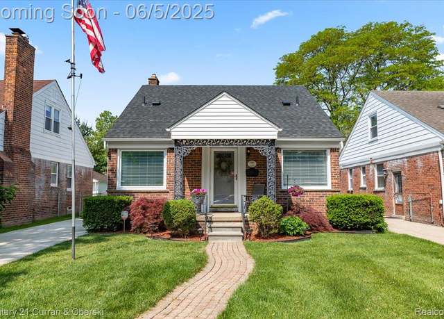Property at 1731 N Franklin St, Dearborn, MI 48128, 3 beds, 2 baths