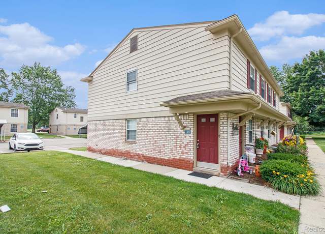 Property at 140 Princeton Dr, South Lyon, MI 48178, 2 beds, 1 bath