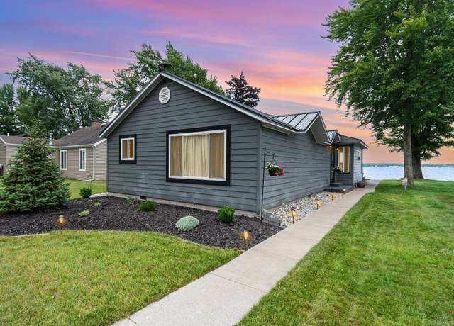 Property at 319 Old Trail Dr, Houghton Lake, MI 48629, 3 beds, 2 baths