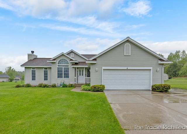 Property at 10645 Thorn Edge Dr, Rockford, MI 49341, 3 beds, 3 baths