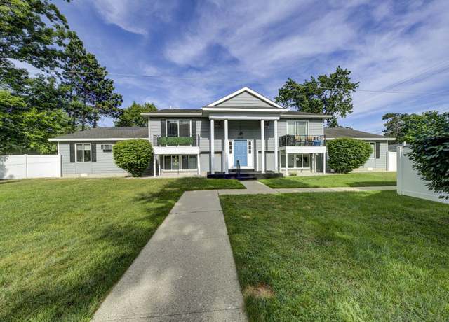 Property at 1021 Centre St, Traverse City, MI 49686, 2 beds, 1 bath
