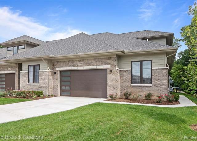 Property at 7464 Gramercy Cir #19, West Bloomfield, MI 48322, 3 beds, 2.5 baths