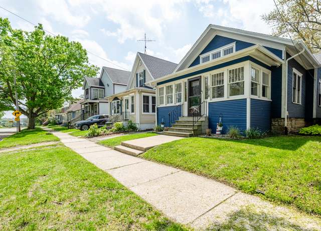 Property at 1018 Market St, St Joseph, MI 49085, 2 beds, 2 baths