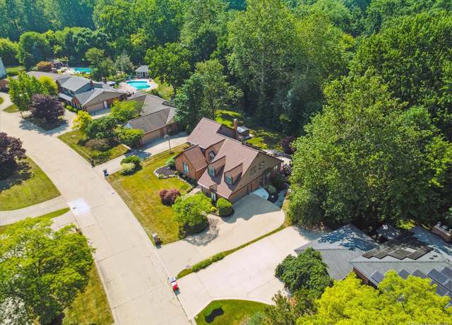 Property at 38906 Santa Barbara St, Clinton Township, MI 48036, 4 beds, 3.5 baths