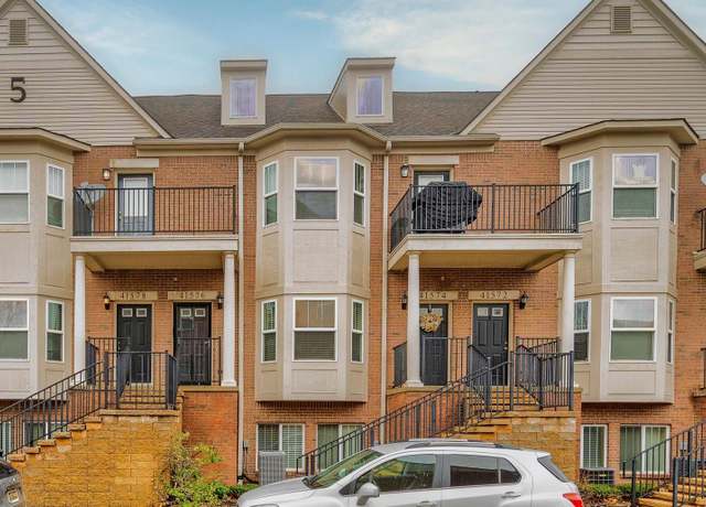 Property at 41572 Hamlet Ln, Novi, MI 48375, 2 beds, 2 baths
