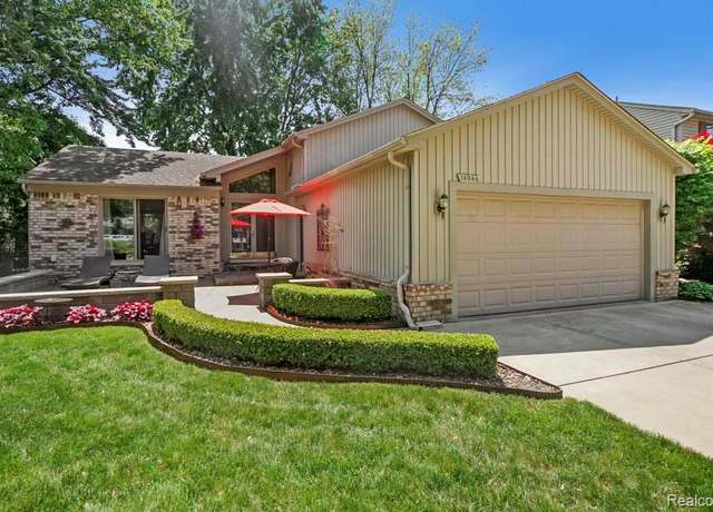 Property at 14046 Coldwater Dr, Sterling Heights, MI 48313, 3 beds, 2 baths