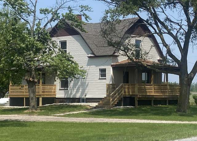 Property at 7977 N Portsmouth Rd, Bay City, MI 48708, 4 beds, 2 baths