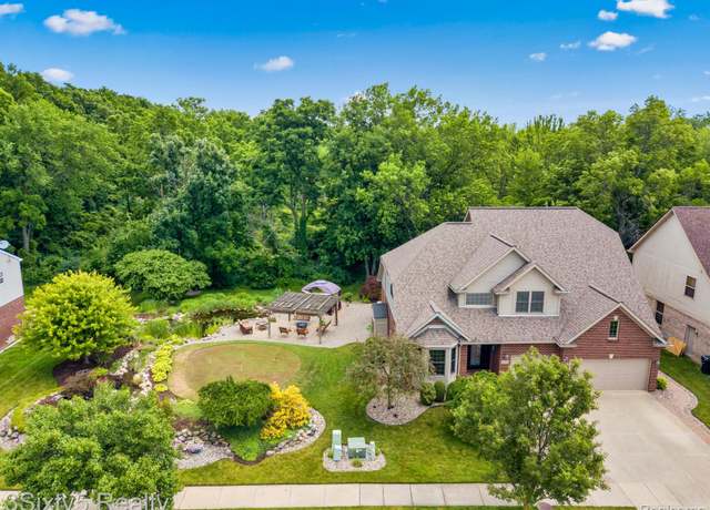 Property at 26909 Pepperwood Dr, Trenton, MI 48183, 4 beds, 3.5 baths
