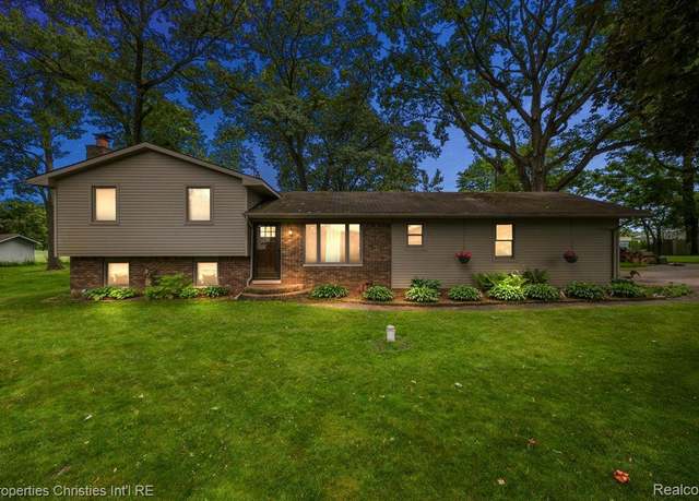 Property at 7871 Sunset St, West Bloomfield, MI 48323, 3 beds, 2 baths