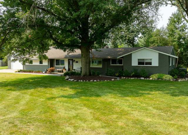 Property at 4990 Broomfield Ln, West Bloomfield Charter Township, MI 48322, 4 beds, 3 baths
