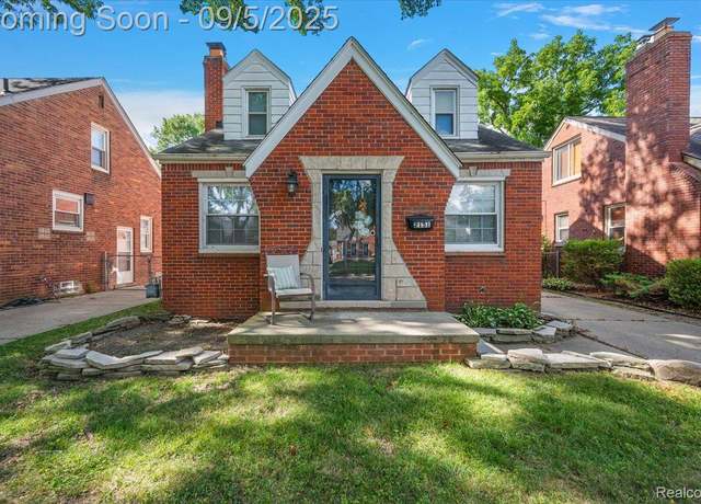 Property at 2151 Hawthorne Rd, Grosse Pointe Woods, MI 48236, 3 beds, 2 baths